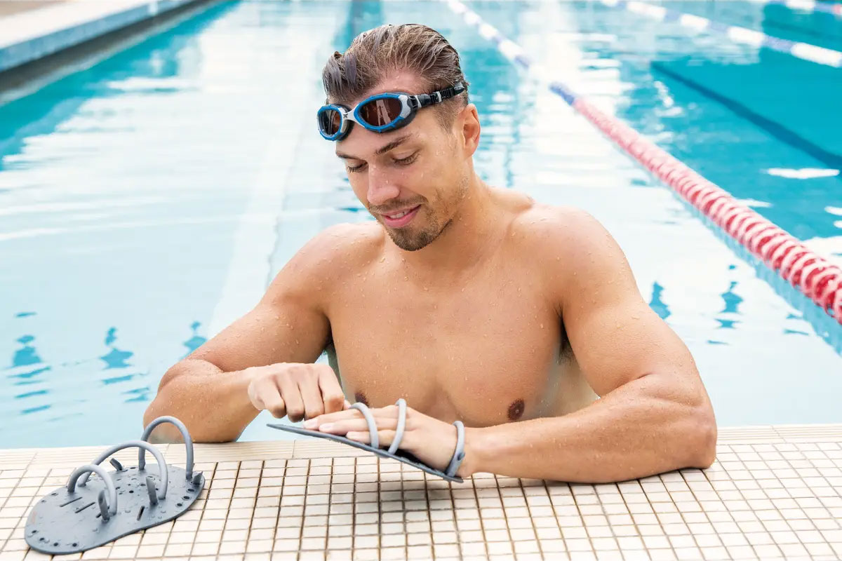 Zoggs Matrix Large Hand Paddles - Black / Grey