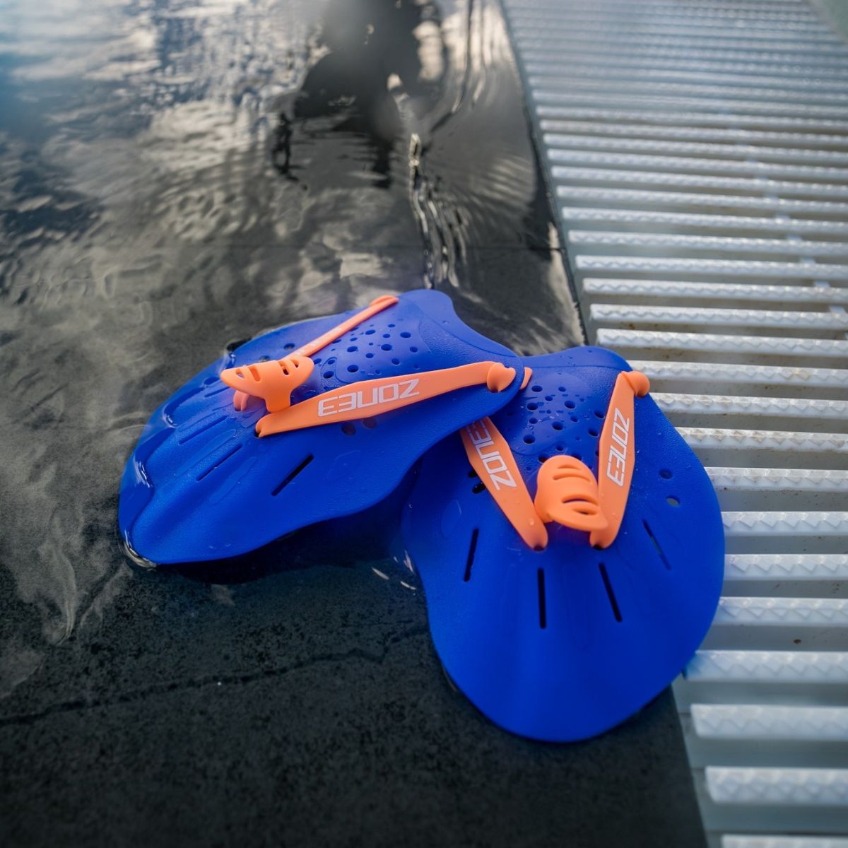 Zone3 Ergo Hand Paddles - Blue / Orange